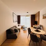 Relax Tale Apartments In Evergreen Resort Apartament *
