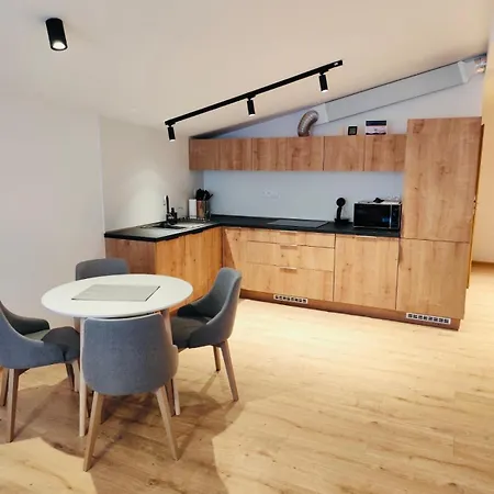 Relax In Evergreen Apartment Tale