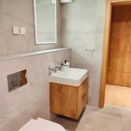 Relax In Evergreen Tále