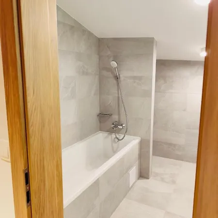 Relax In Evergreen Apartment