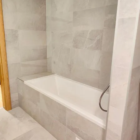 Relax In Evergreen Apartment *