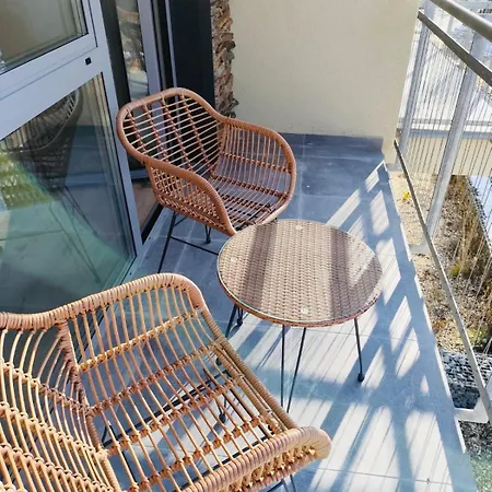 Evergreen Apartment Tale