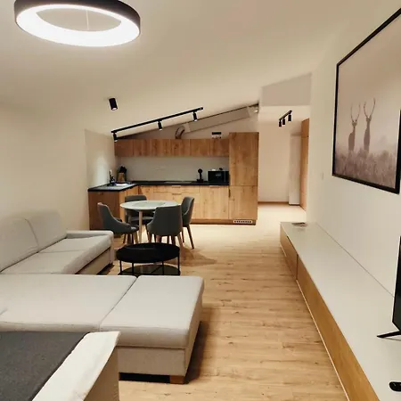 Relax In Evergreen Tále