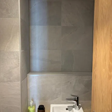 Relax In Evergreen Lägenhet *